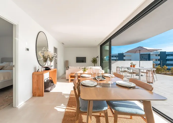 アパート Higueron West Collection - The Poolside Garden By Hwpc