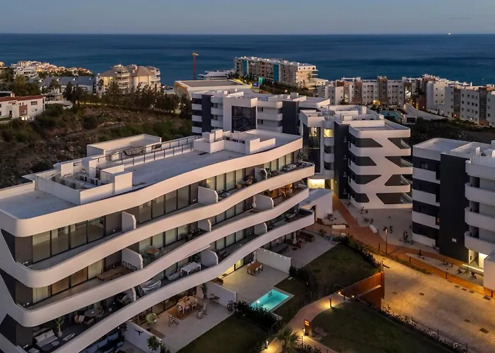 Higueron West Collection - The Poolside Garden By Hwpc アパート *