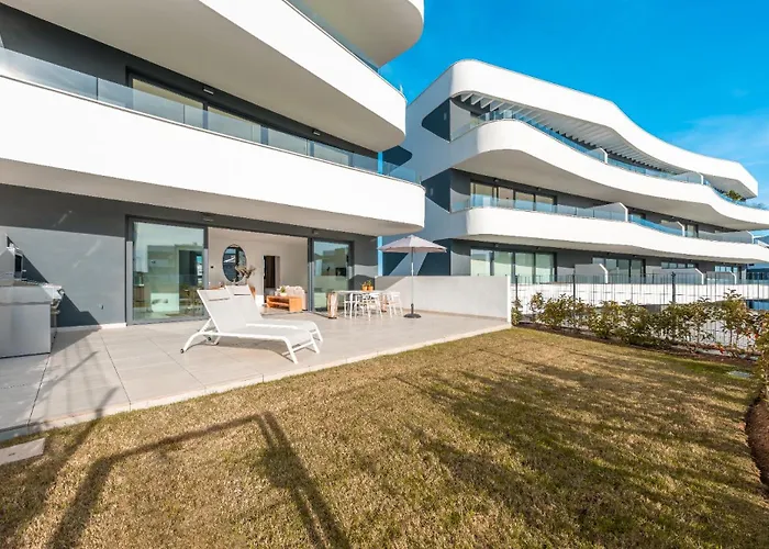 Higueron West Collection - The Poolside Garden By Hwpc Daire *